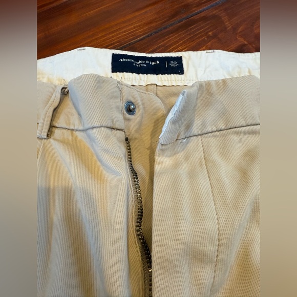 Boys Abercrombie khaki pants 32” waist x 25” leg (inseam) - Picture 5 of 5